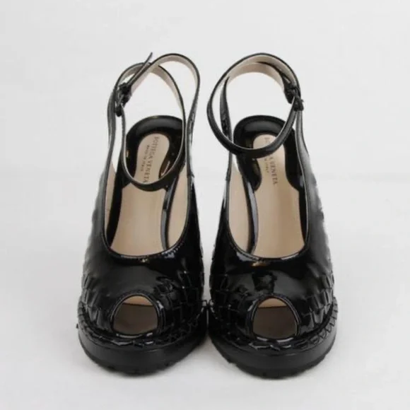 Worn Once: Bottega Veneta Black Patent & Straw Wedge Sandals - Picture 2 of 6